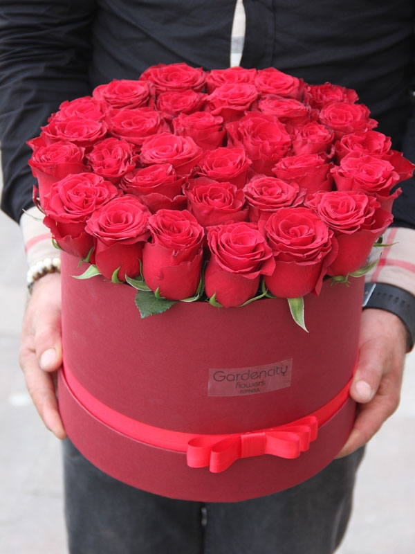 Kutuda Kırmızı Güller